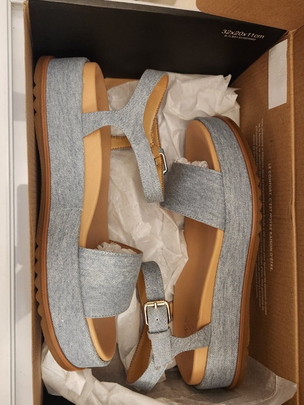 Naturalizer "Zane" Light Blue Denim Sandals. NIB. Size Various - Picture 8 of 10